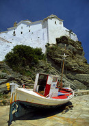 Boat repairs in Skopolos Greece